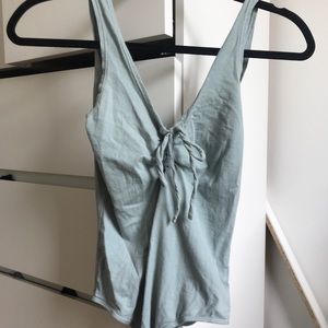 Me to We comfy and cute bodysuit💙💚